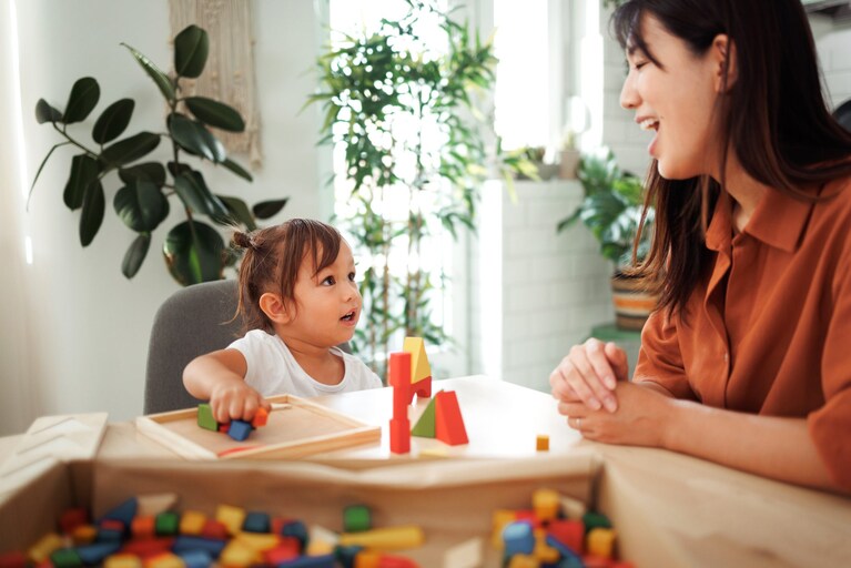 Bambini imparano giocando