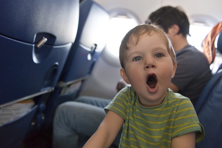 bimbo in aereo