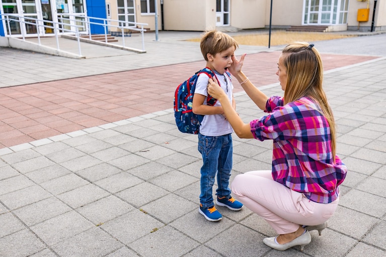 bimbo non vuole andare a scuola