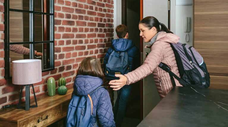 "Mettere fretta ai figli non li rende più ansiosi": il consiglio dell'esperta