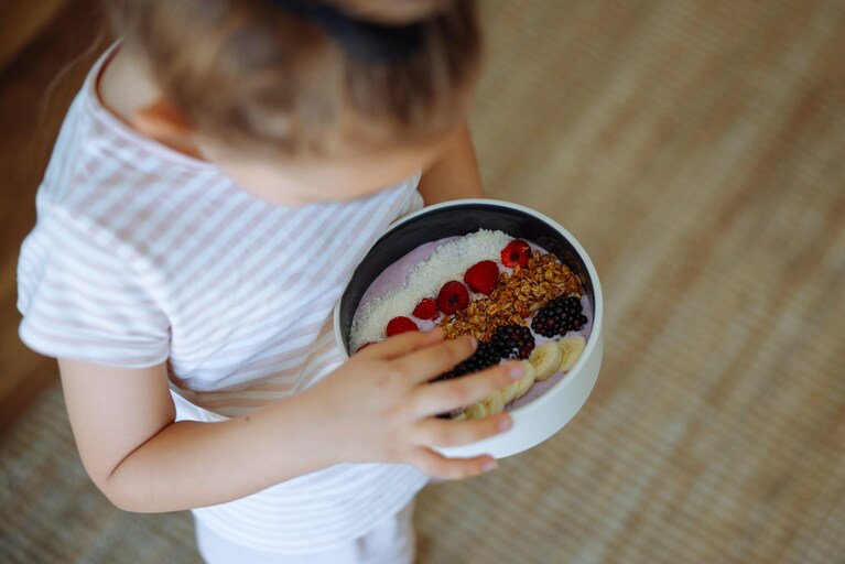 Bambino frutti di bosco
