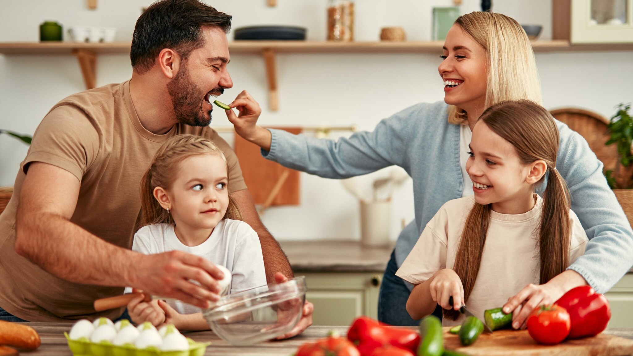 Cene con bambini: i 3 consigli anti-stress per evitare capricci e lamentele