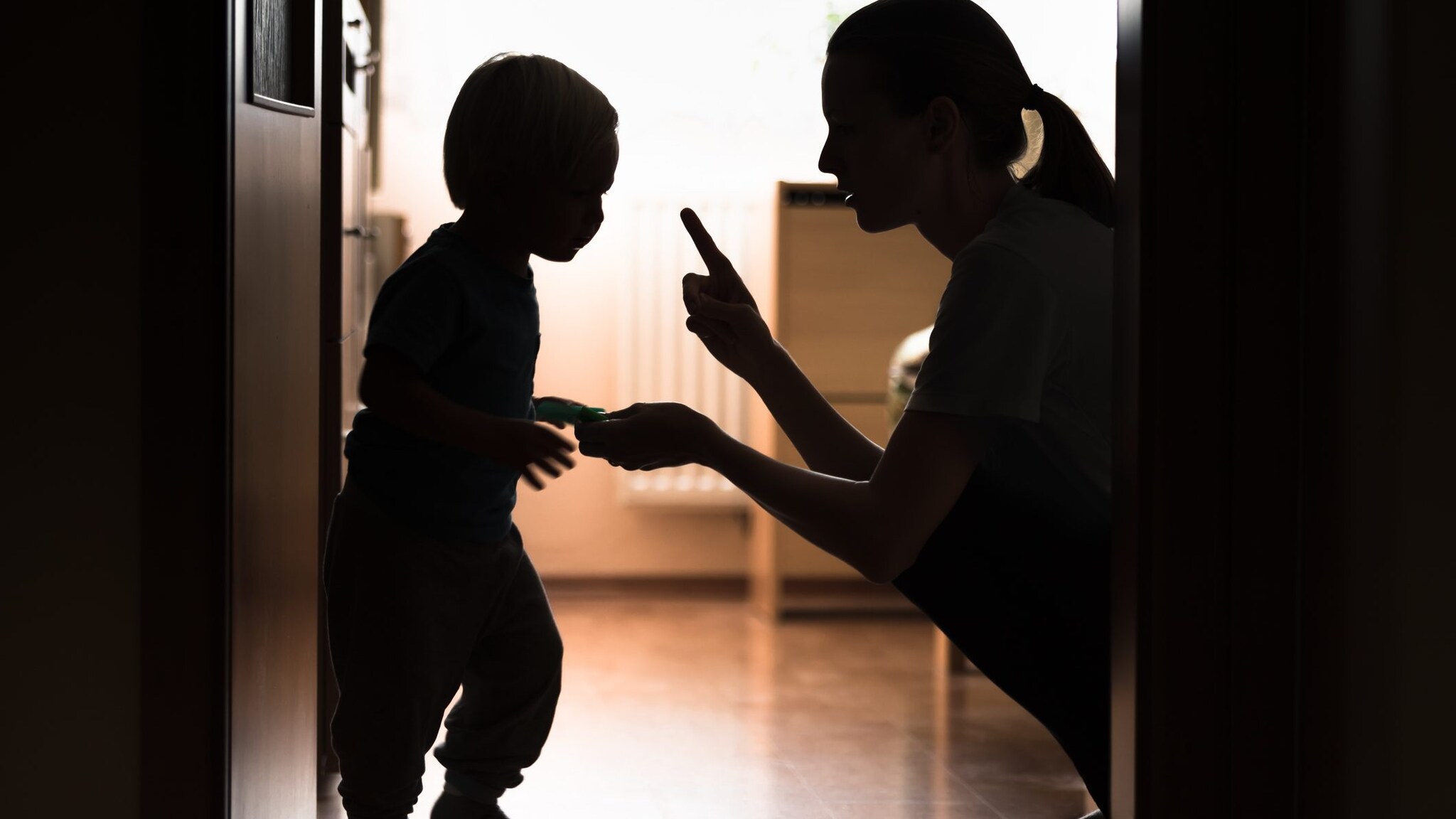 Gli stili genitoriali influenzano lo sviluppo del cervello dei bambini