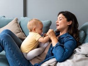 uno studio rivela perch233 dovresti cantare a tuo figlio migliora l umore e il benessere dei neonati