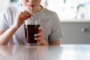 I dolcificanti presenti nelle bibite e negli alimenti "light" possono aumentare il rischio di pubertà precoce