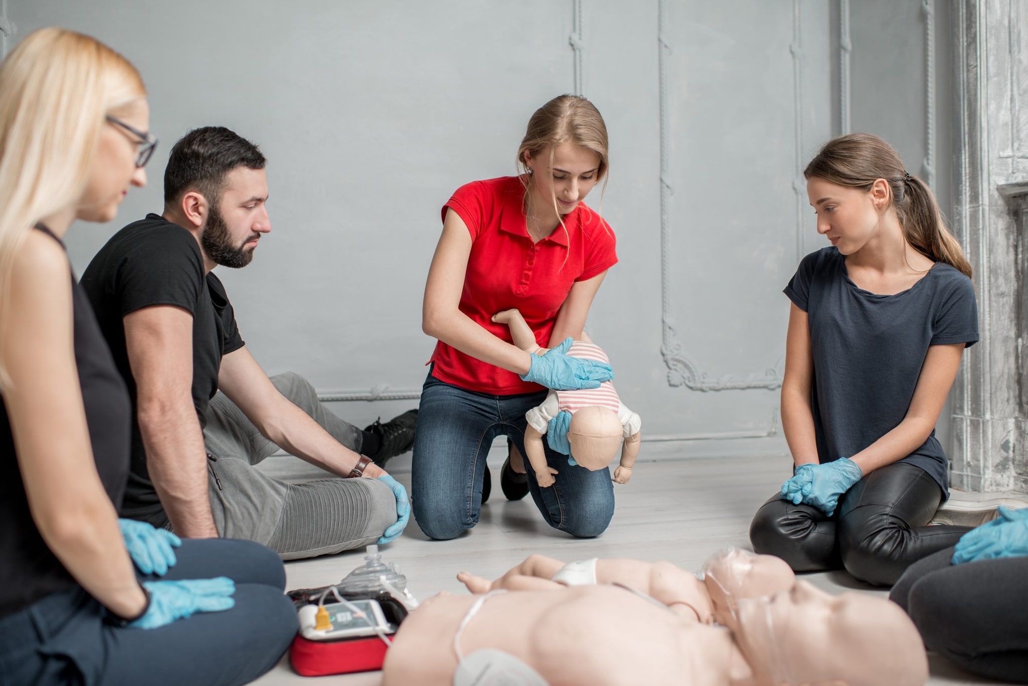 Durante i corsi di primo soccorso è possibile imparare le manovre salvavita per adeguarle in base all’età del bambino