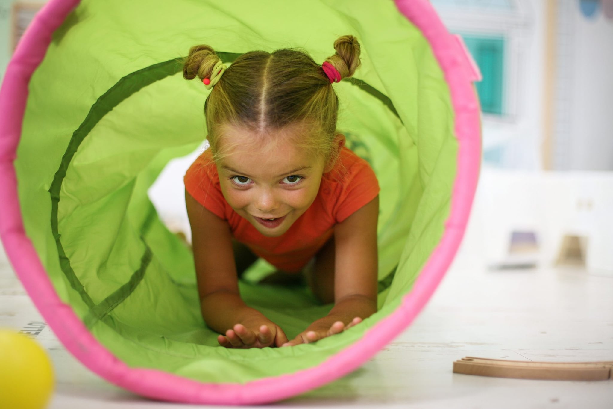 Durante l’età prescolare, i giochi che favoriscono la scoperta e il movimento sono i più consigliati