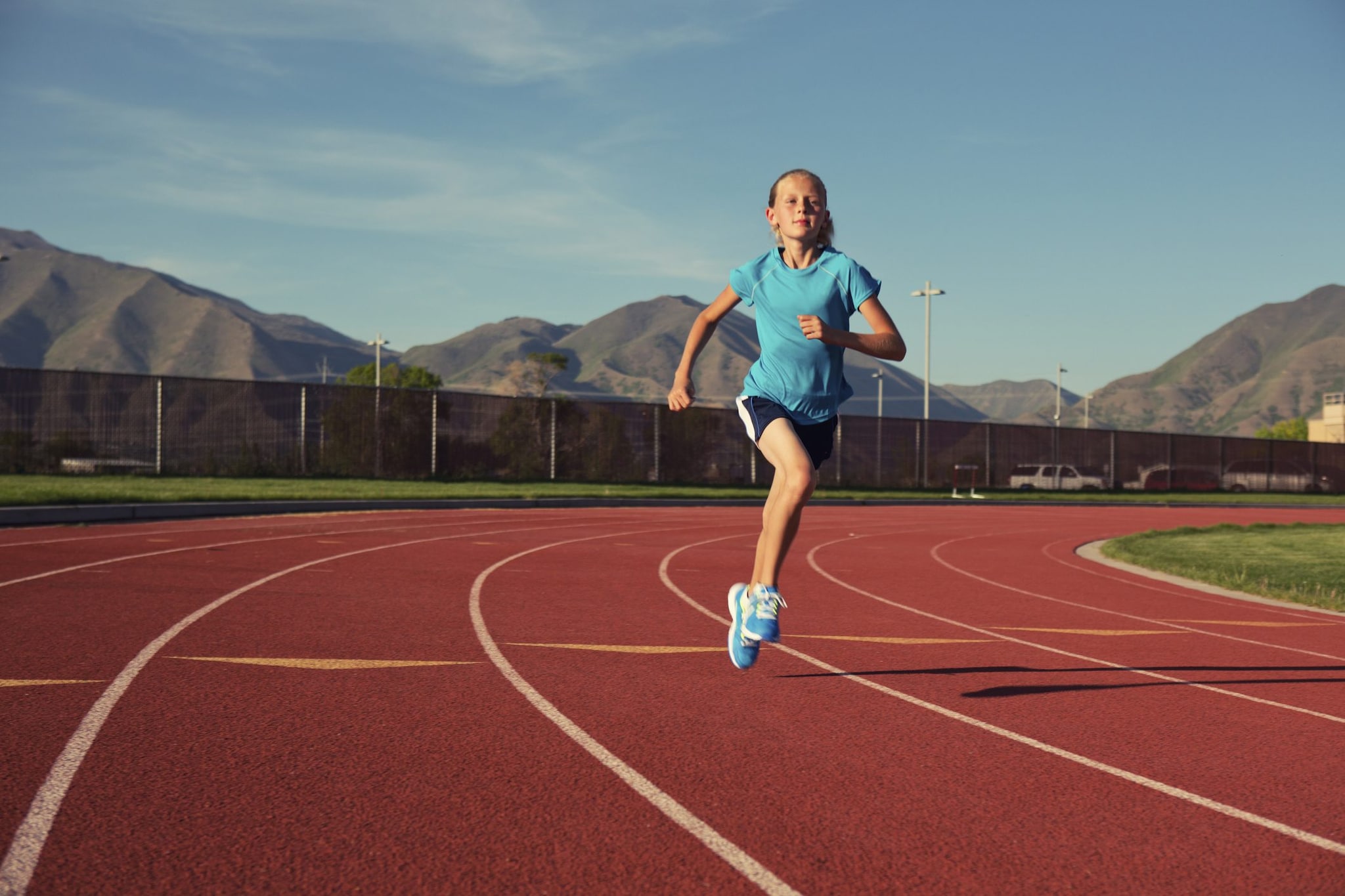 Agli inizi i bambini che scelgono l’atletica leggera iniziano a sperimentare le varie discipline, finendo poi per scegliere la preferita in cui "specializzarsi".