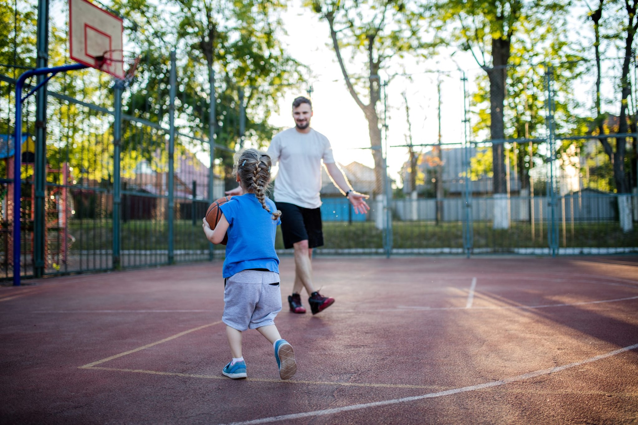 Praticando le versioni "mini" degli sport, i piccoli apprendono i fondamenti delle discipline