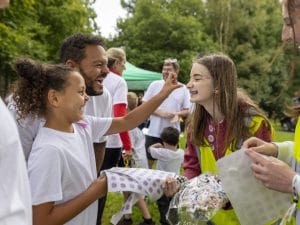 Adolescenti-attivita-extracurriculari-300x225.jpg