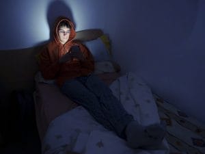 adolescente-insonnia-riposo-schermi-300x225.jpg