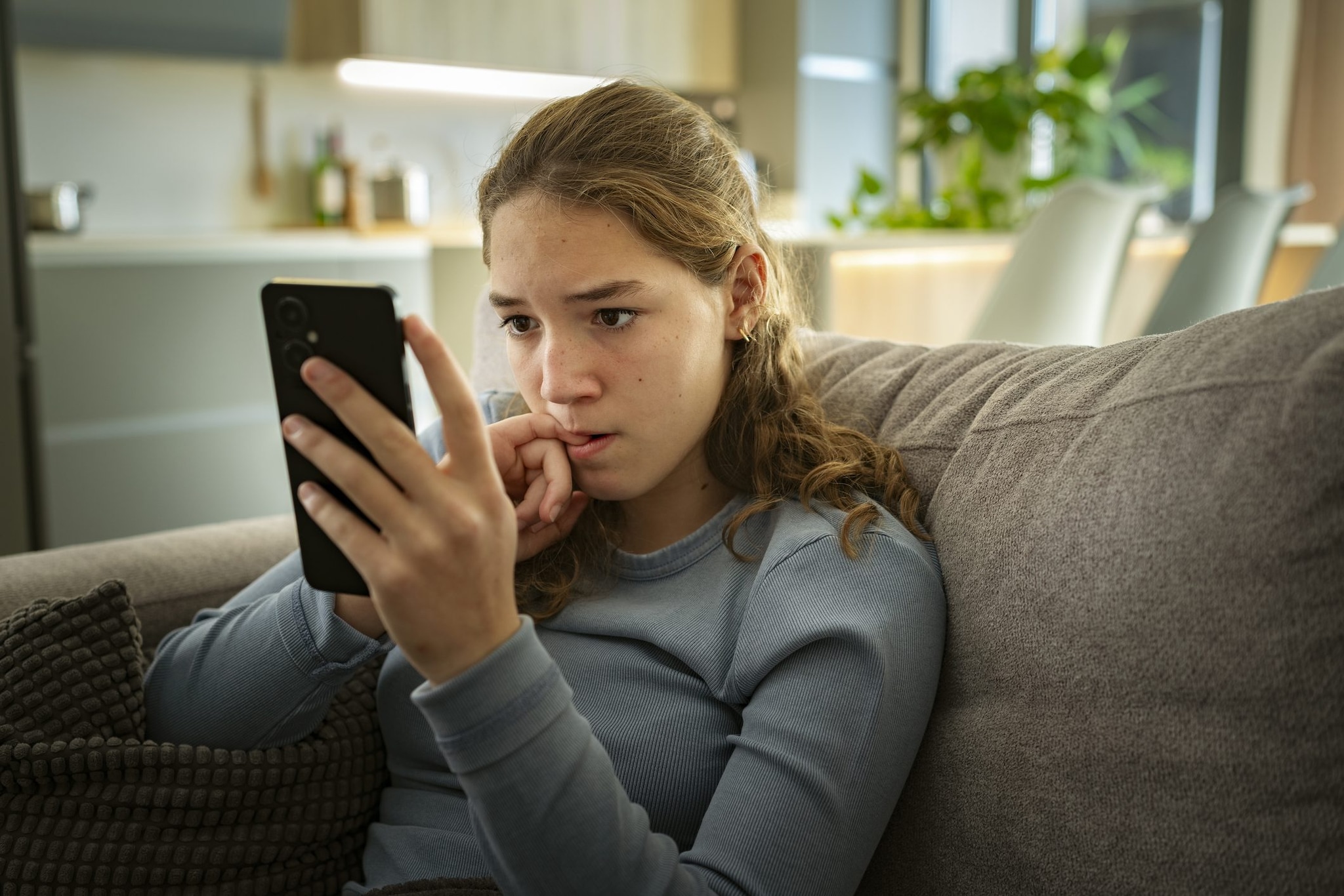 La violenza non è solo quella fisica, ma anche quella veicolata da parole e messaggi online