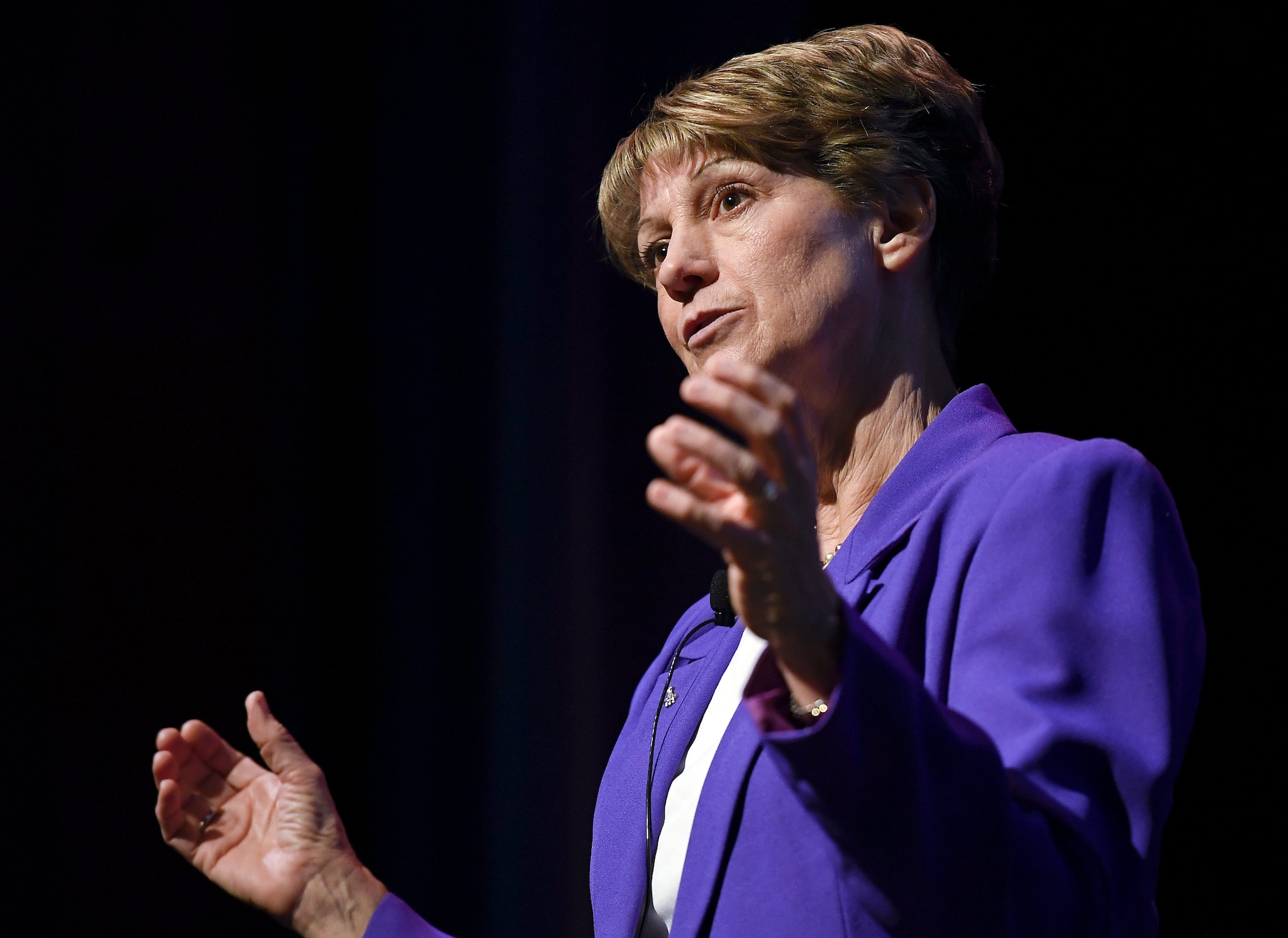 Eileen Collins durante un discorso nel 2019