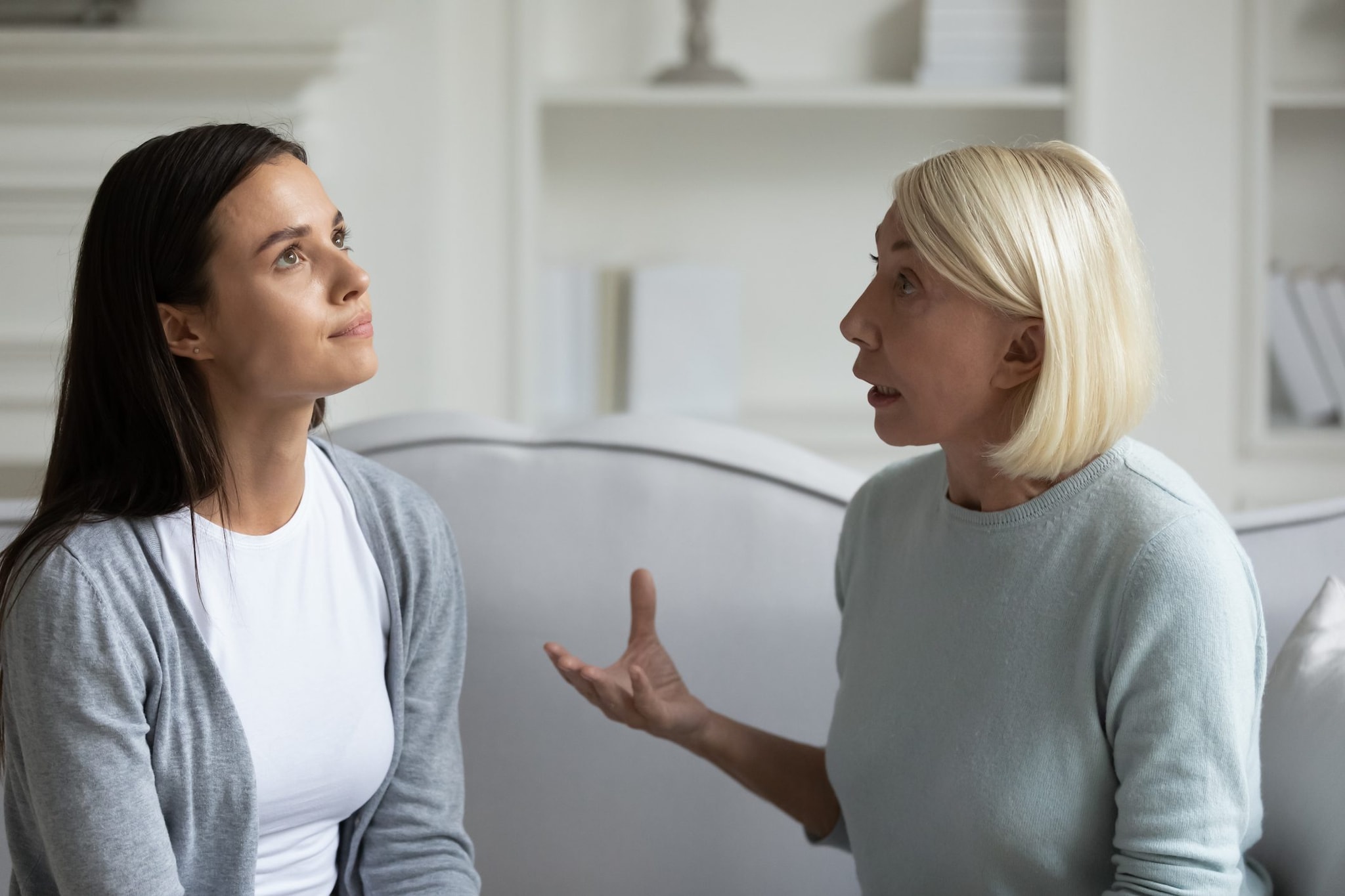 Riaprire un canale comunicativo interrotto può consentire a genitori e figli adulti di riappropriarsi del proprio legame