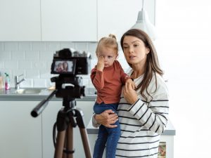genitori-sharenting-bambini-300x225.jpg