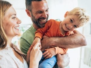 Né egoisti, né solitari: psicologa smonta i falsi miti sui figli unici