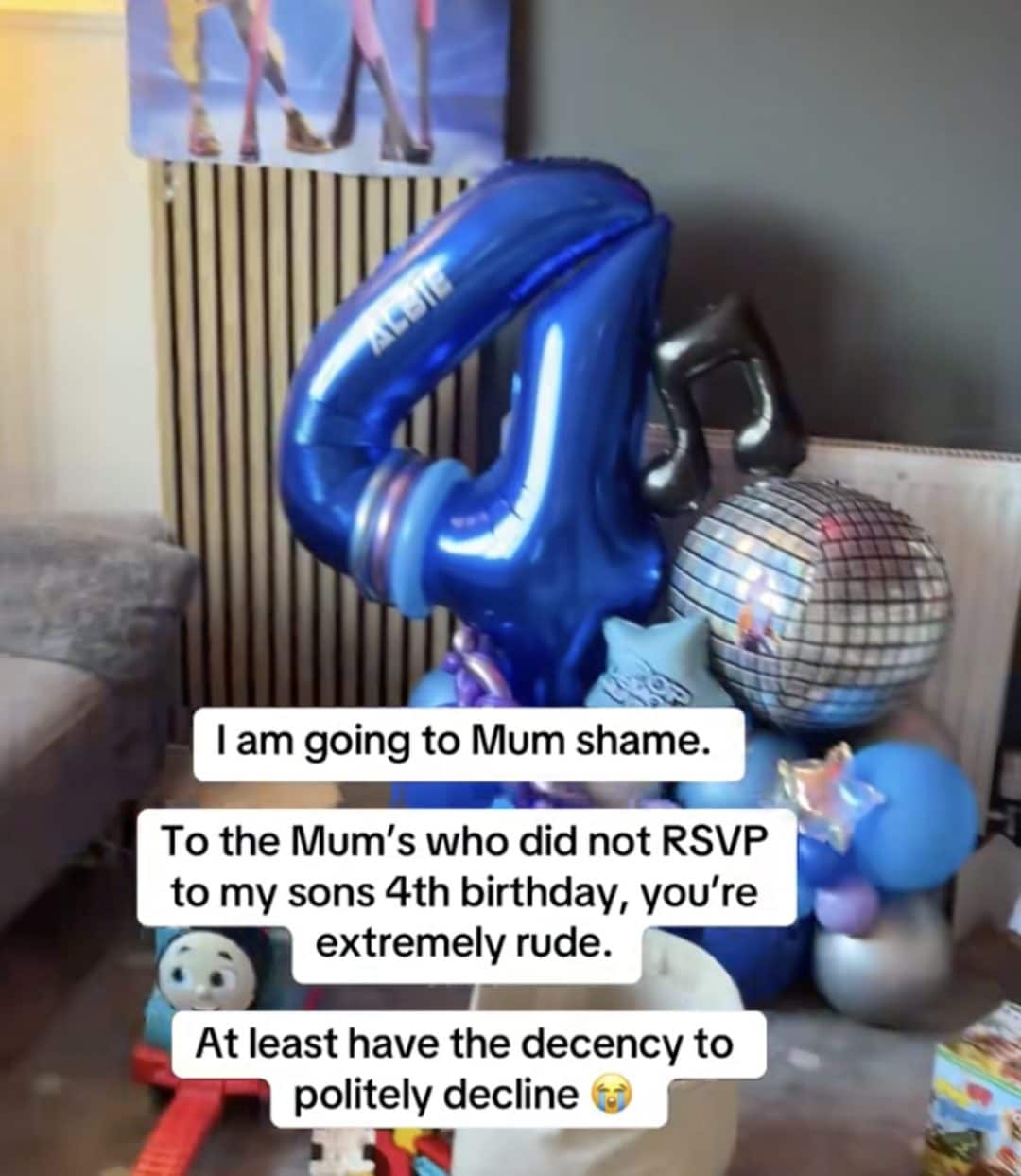 Screen del video postato da Clark su TikTok. Credits: TikTok/@amberclarkmumtok