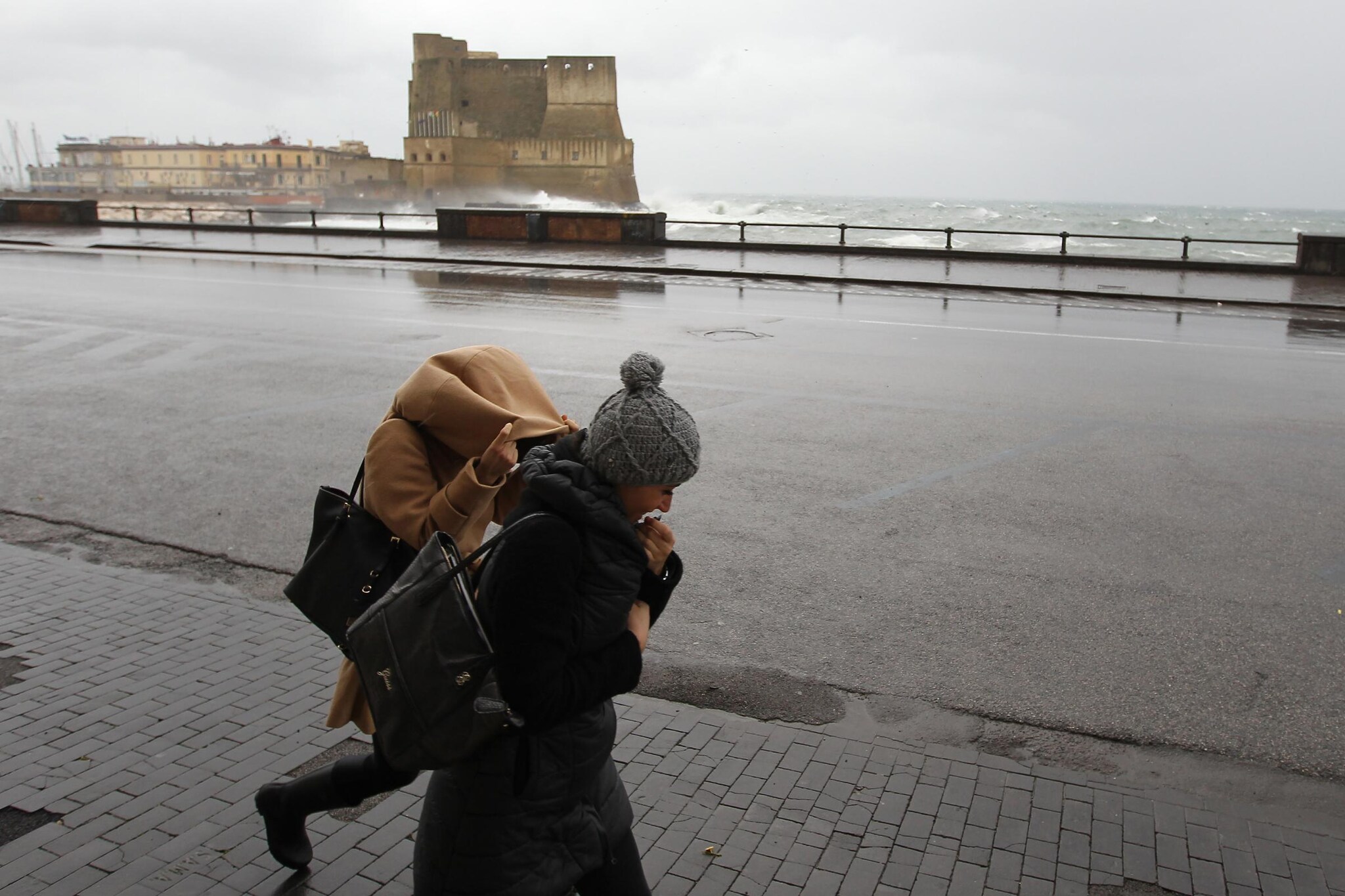 che tempo fa martedì a napoli