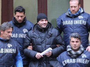 Si pente Alessandro Giannelli, il boss che voleva prendere Napoli Ovest a colpi di kalashnikov