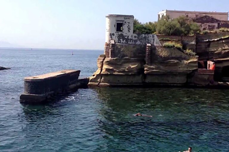 Spiaggia del Parco Sommerso della Gaiola a Posillipo