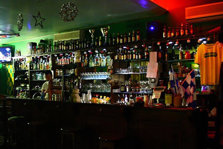 Il bancone del Flannery Pub