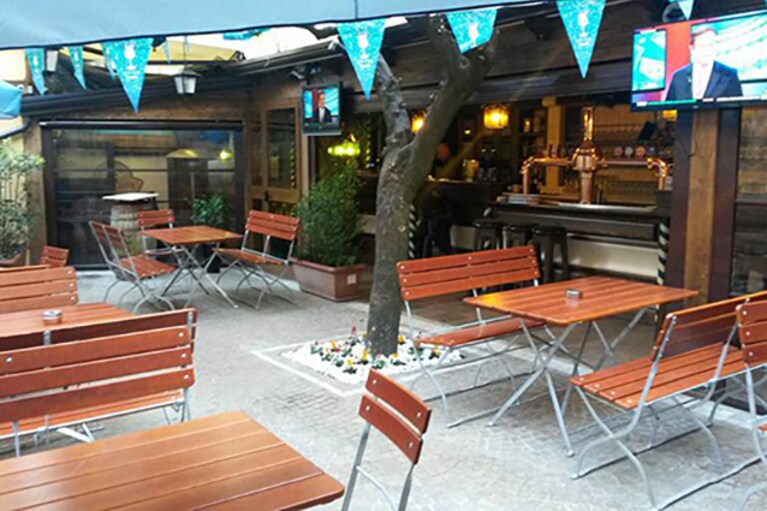 spazio esterno del pub Bierkeller