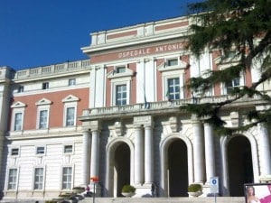 Morto il 93enne investito insieme alla moglie al Vomero: troppo gravi le ferite