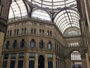 L’interno della Galleria Umberto I di Napoli.