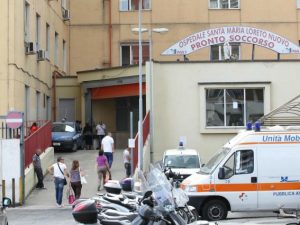 L’ingresso del pronto soccorso dell’ospedale "Loreto Mare"