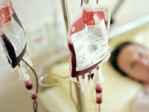 L’uomo evirato dalla moglie ad Angri ha perso 3 litri di sangue in poche ore. La donna resta in carcere