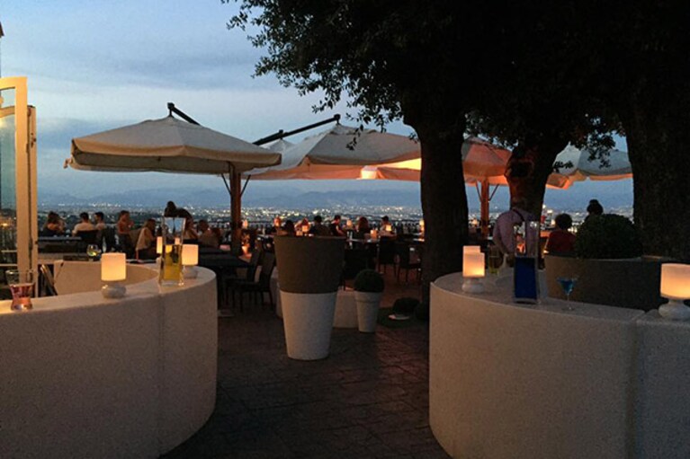 Esterno del ristorante Renzo e Lucia (Facebook).