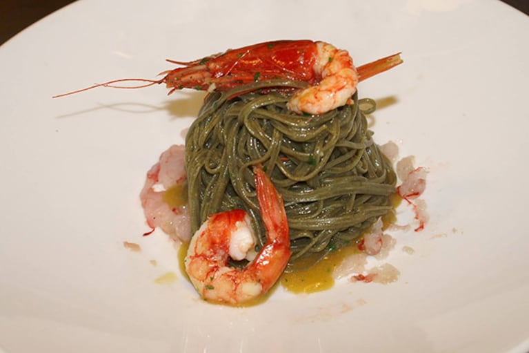 Tagliolini all’ ortica su carpaccio di gamberi del Ristorantino dell'Avvocato (Facebook).