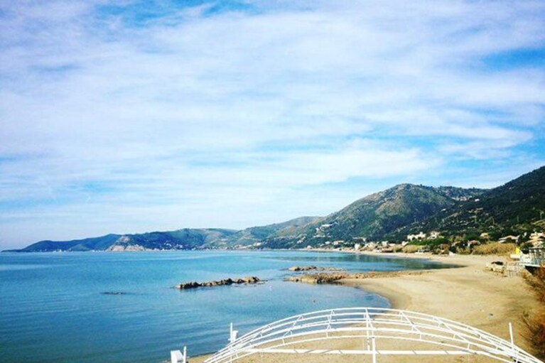Spiaggia di Acciaroli (Facebook). 