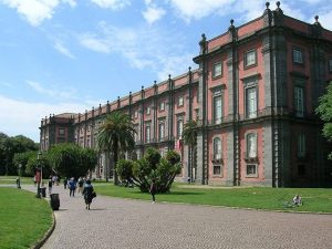 Esterno della reggia di Capodimonte (Wikipedia).