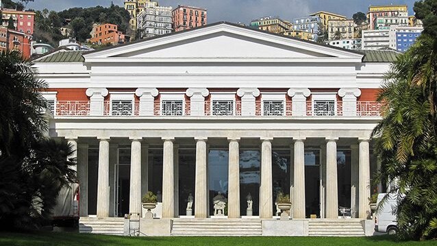 Esterno di Villa Pignatelli (Wikipedia).