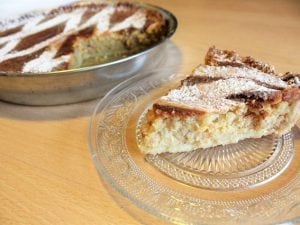 La pastiera, dolce tipico della Pasqua napoletana.