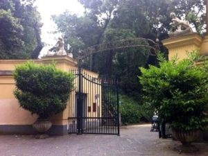 L’ingresso della Villa Floridiana al Vomero.