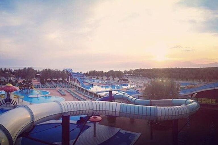 Panoramica di Isola Verde Acqua Park (Facebook).
