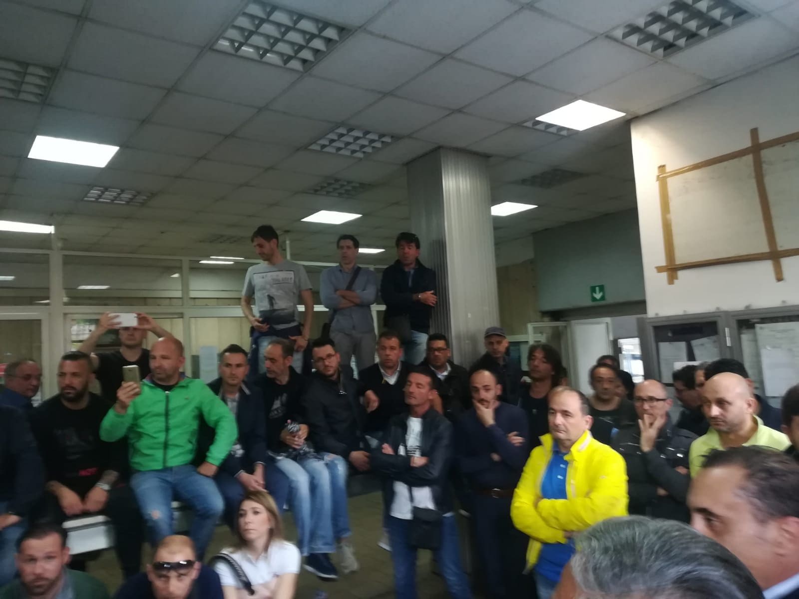 Una precedente assemblea al deposito del Garittone.