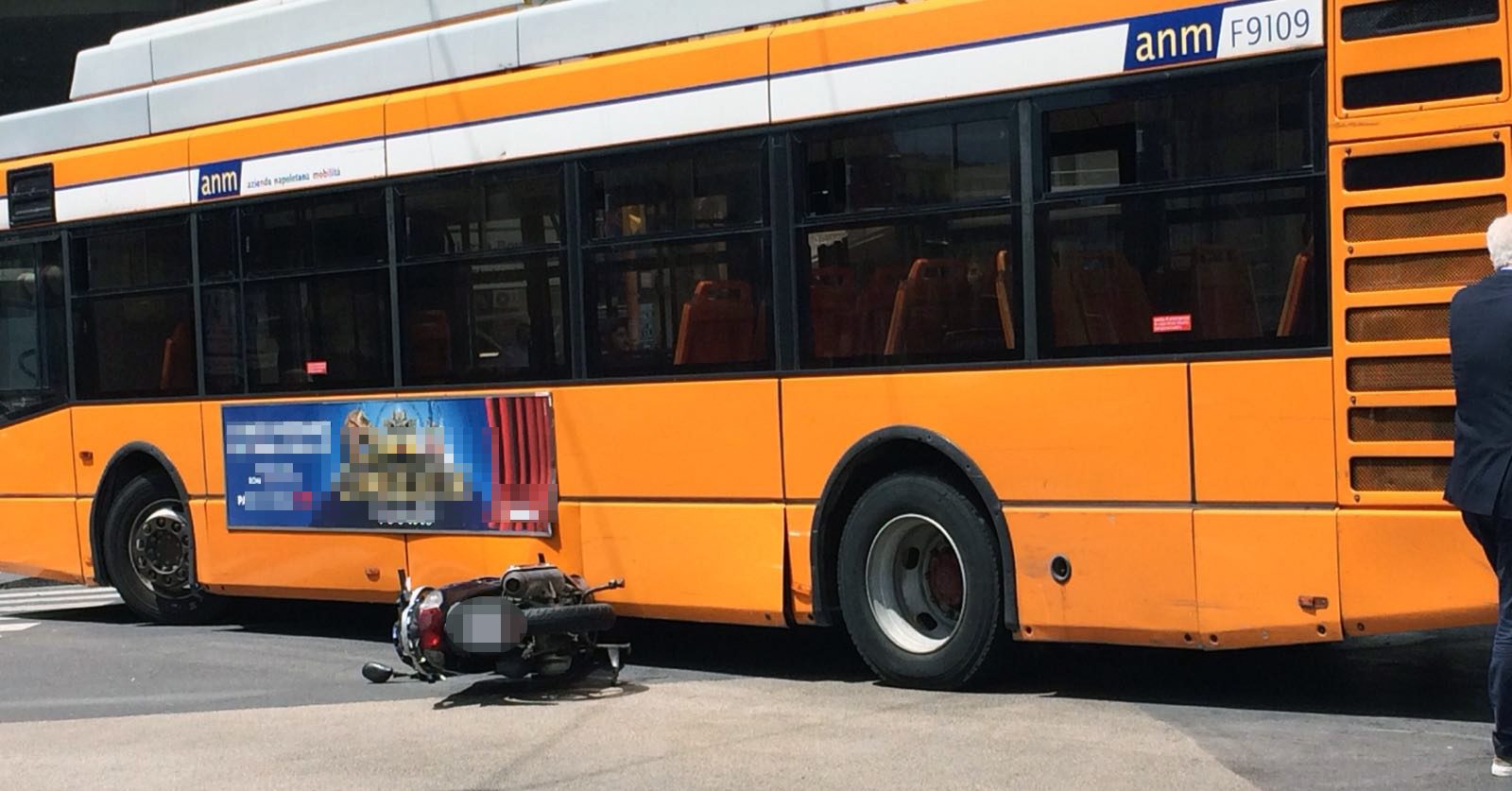 L'incidente stradale in via De Gasperi a Napoli