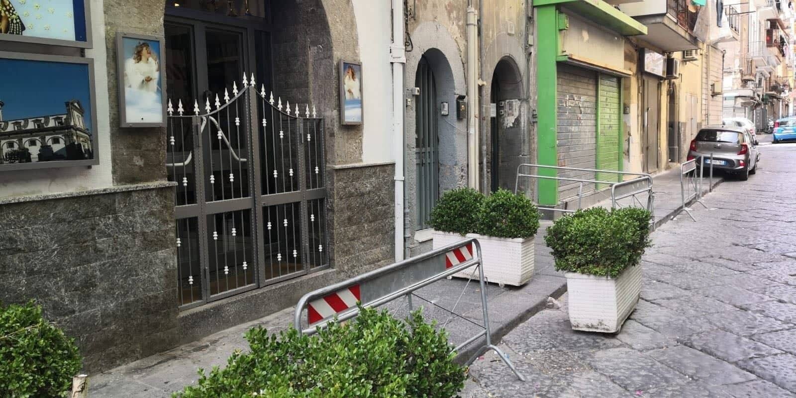 Via De Pace chiusa per comunione