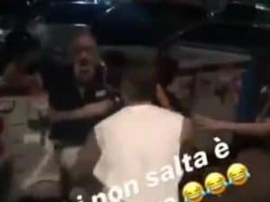 Un frame del video