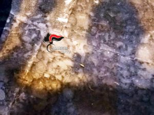 I bossoli ritrovati dai carabinieri in Piazza Mercato.
