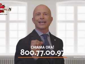 Giorgio Mastrota nello spot che ha scatenato le polemiche
