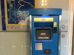 Le nuove macchinette automatiche per l’acquisto dei biglietti in funzione nelle stazione della Linea 1 della metropolitana di Napoli