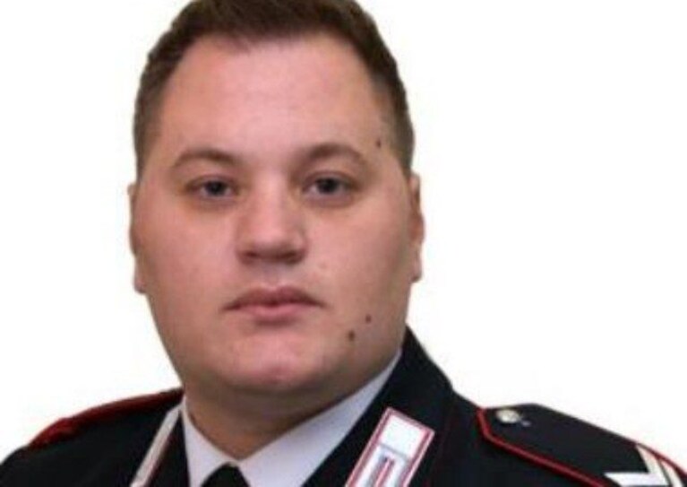 Emanuele Reali, 34 anni, il vice-brigadiere investito da un treno a Caserta mentre inseguiva un ladro. [Foto da Facebook, Pagina ufficiale @Carabinieri]