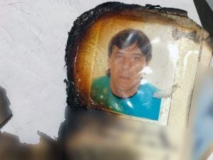 La foto di Antonio Orlando, sessantenne, ritenuto il reggente del clan camorristico degli “Orlando–Nuvoletta–Polverino”, su un documento parzialmente bruciato recuperato dalle forze dell’ordine.