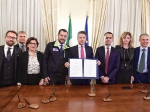 La firma del protocollo d’intesa sulla terra dei Fuochi in Campania