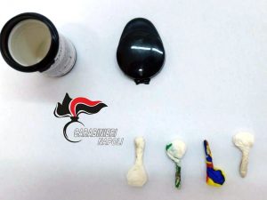 La droga sequestrata a Qualiano dai Carabinieri.