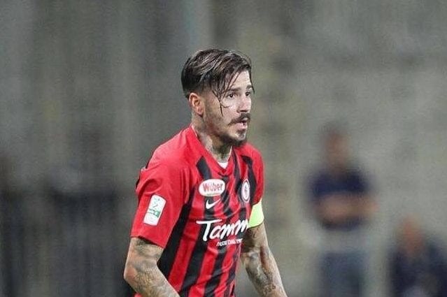 Secondigliano, spari contro l'auto del calciatore Antonio Vacca